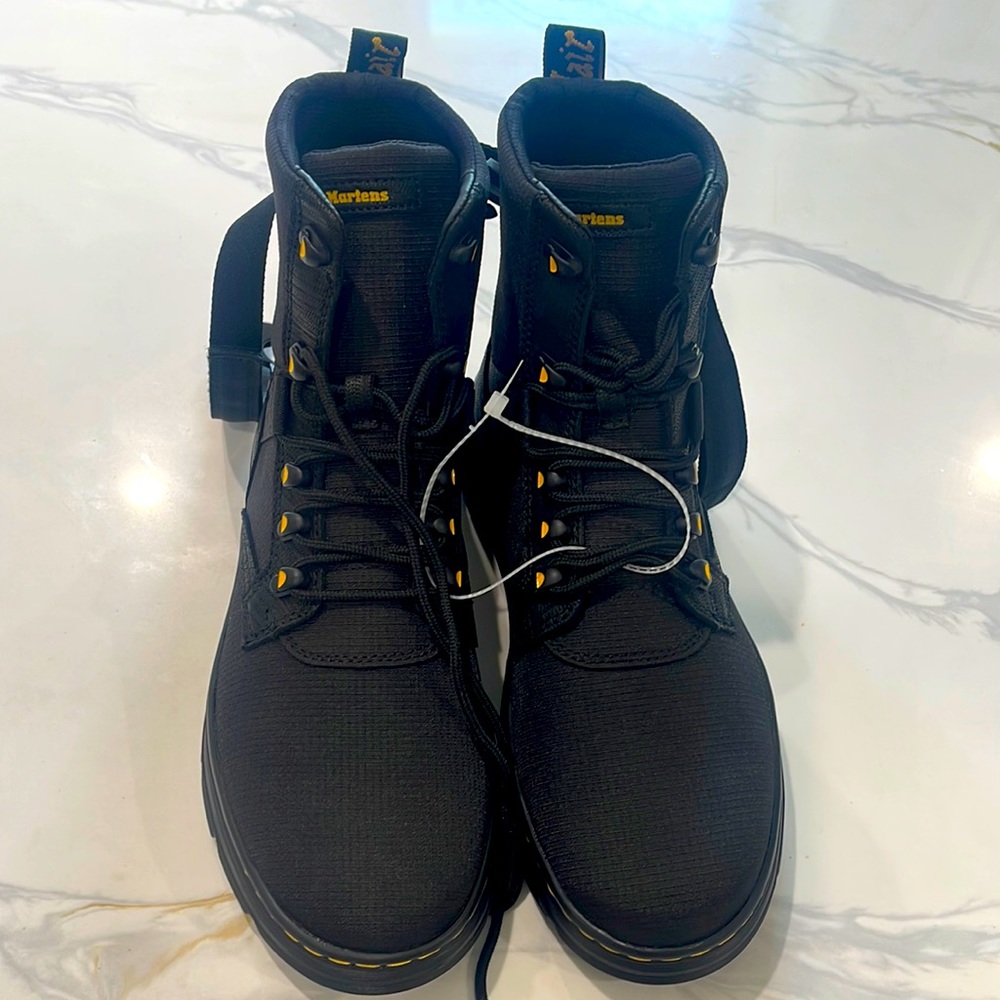 ❤️NEW!!!❤️ Dr Martens Doc Combs Tech